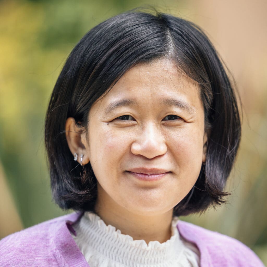 Mei Jun Deng Portrait with blurry background